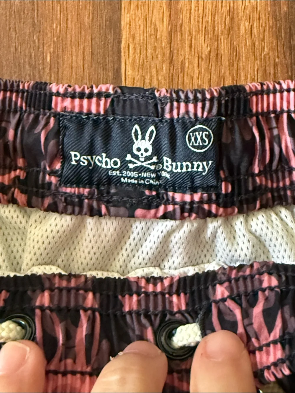 Psycho Bunny Men’s Black & Pink Skull-Pattern Swim Trunks